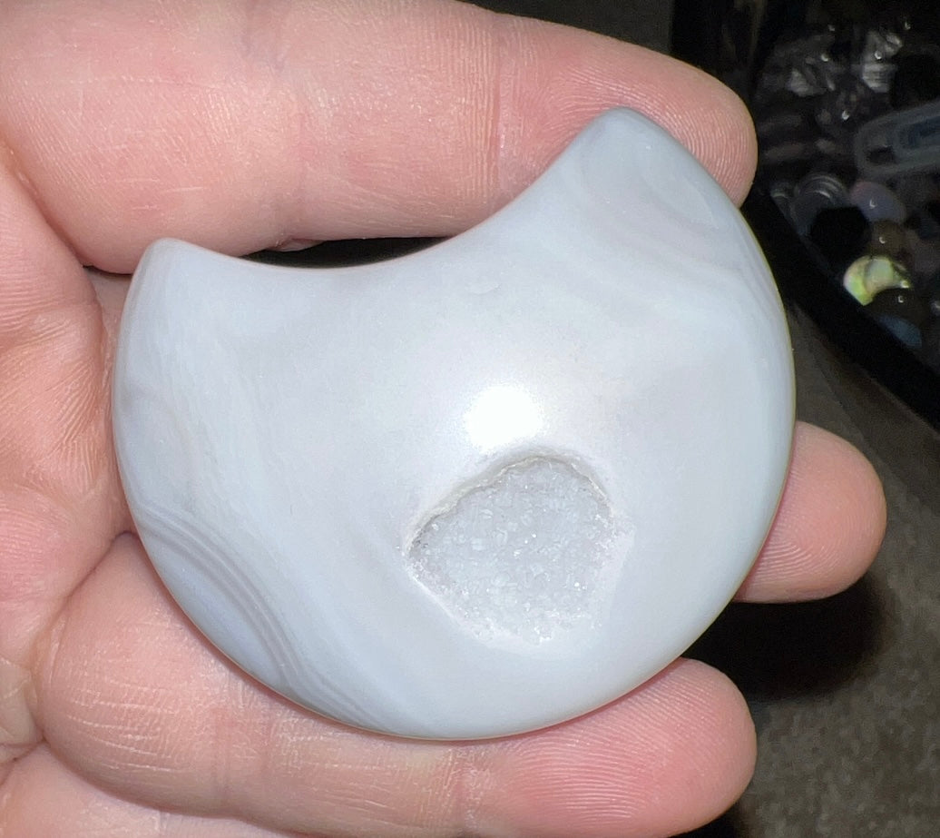 Grey Agate Moon Carving